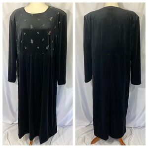 Chic Black Velvet Long Sleeve Dress